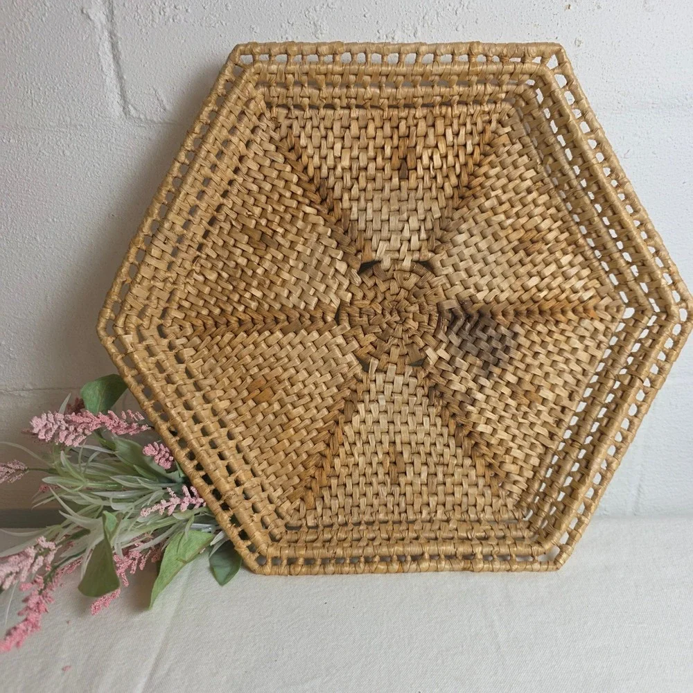 Vintage Hexagonal Handwoven Wicker Wall Basket Tray Natural Fiber Sunburst Boho